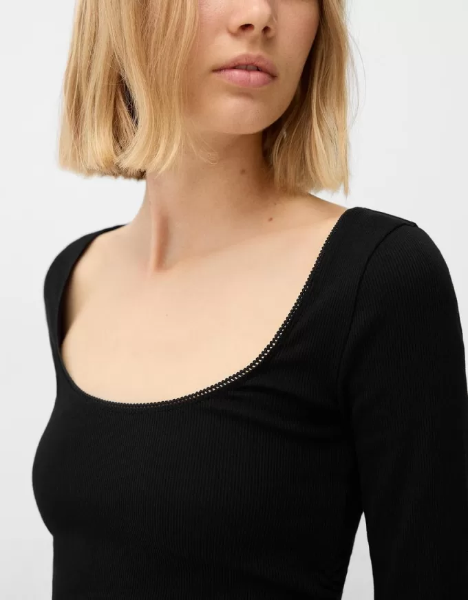 Long sleeve T-shirt with gathered sides Long sleeve T-shirt with gathered sides