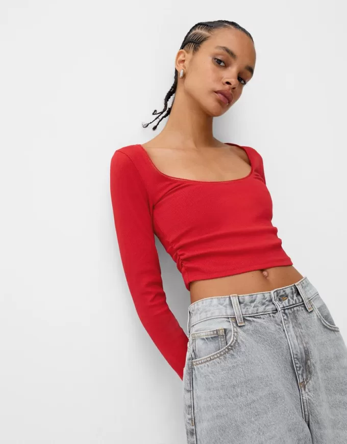 Long sleeve T-shirt with gathered sides Long sleeve T-shirt with gathered sides