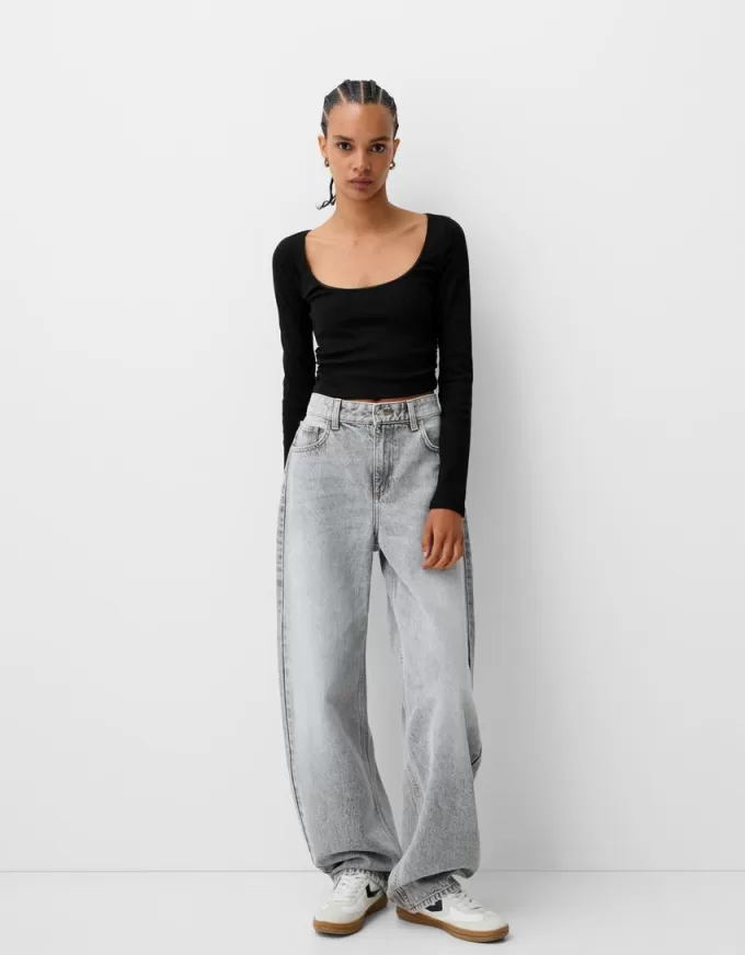 Long sleeve T-shirt with gathered sides Long sleeve T-shirt with gathered sides