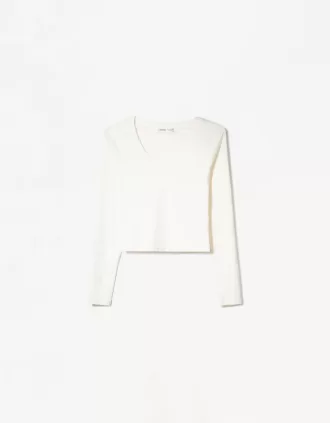 Long sleeve V-neck T-shirt