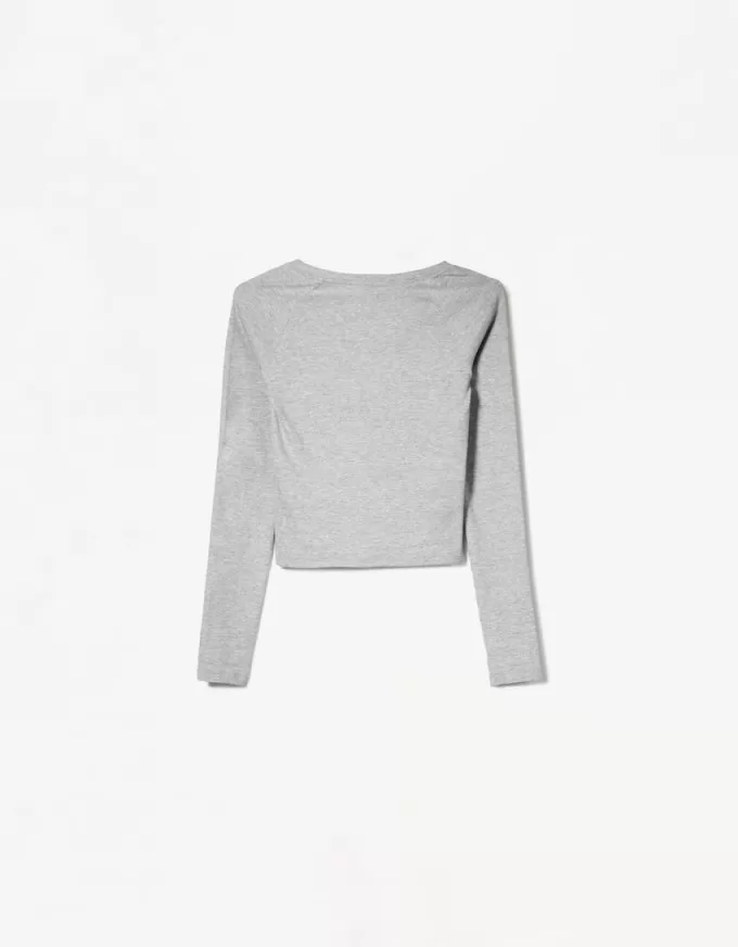 Long sleeve V-neck T-shirt