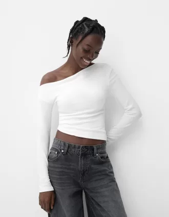 Long sleeve asymmetric T-shirt