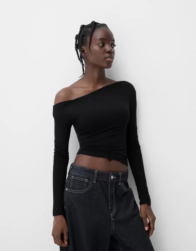 Long sleeve asymmetric T-shirt