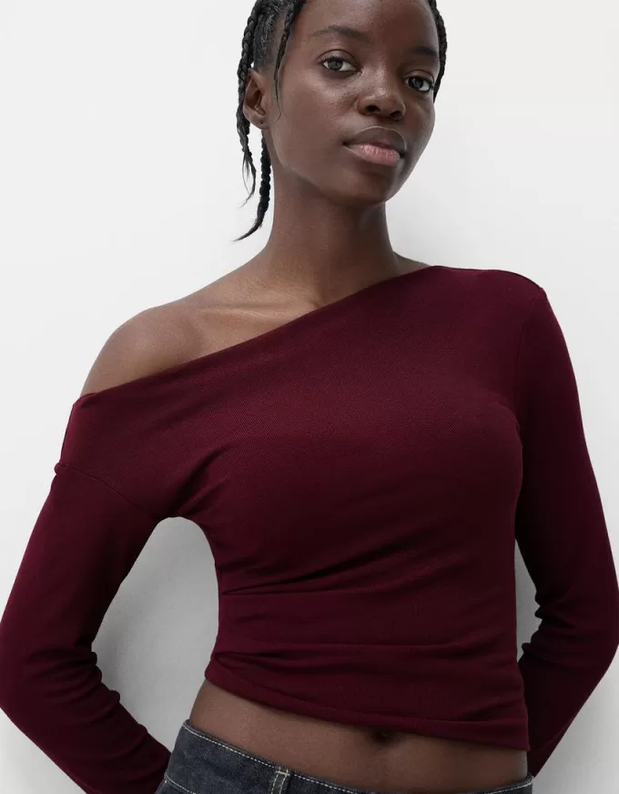 Long sleeve asymmetric T-shirt