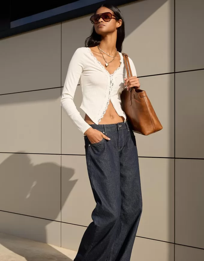 Long sleeve ribbed T-shirt with blonde lace