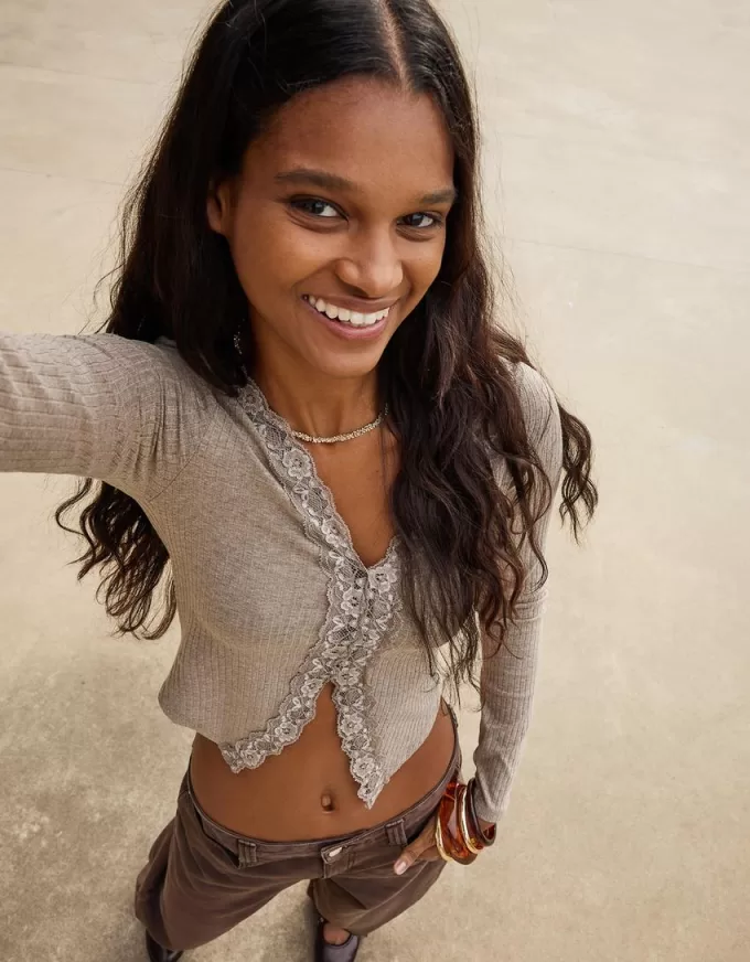 Long sleeve ribbed T-shirt with blonde lace