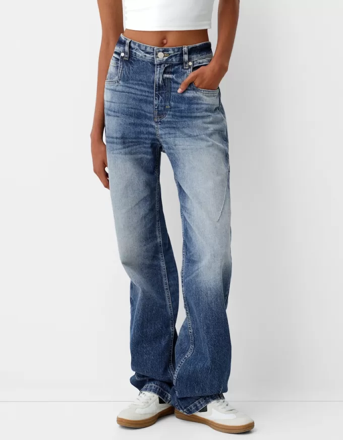 Loose-fit baggy jeans Loose-fit baggy jeans