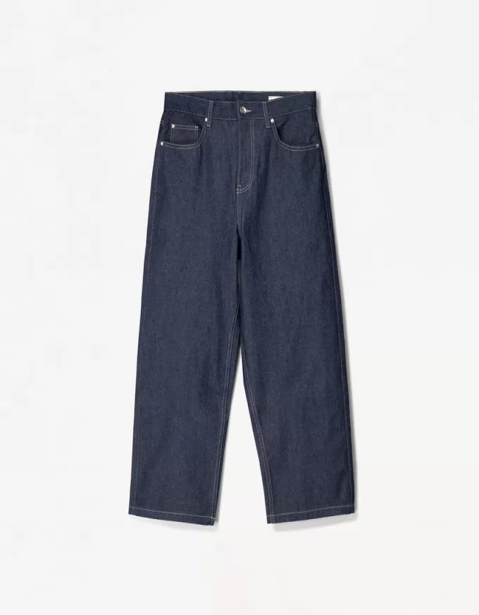 Loose-fit baggy jeans Loose-fit baggy jeans