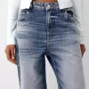 Loose-fit baggy jeans