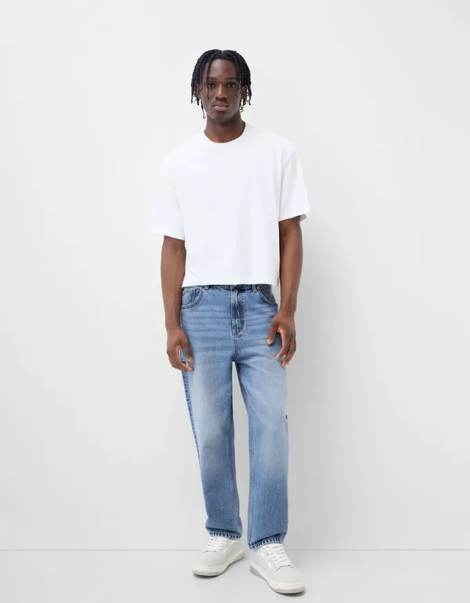 Loose-fit jeans