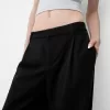 Low-rise baggy pants Low-rise baggy pants