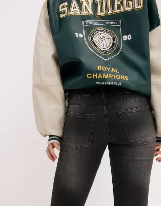 Low-rise bootcut jeans