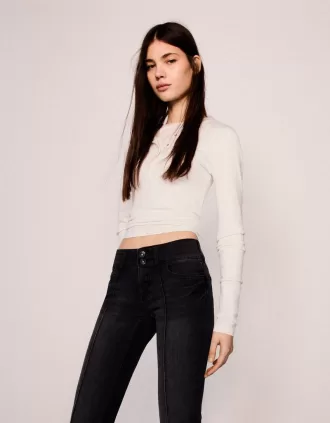 Low-rise bootcut jeans