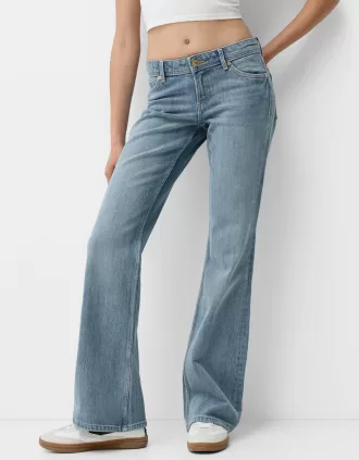 Low waist boot-cut jeans