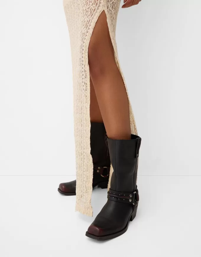 Maxi dress with blonde lace