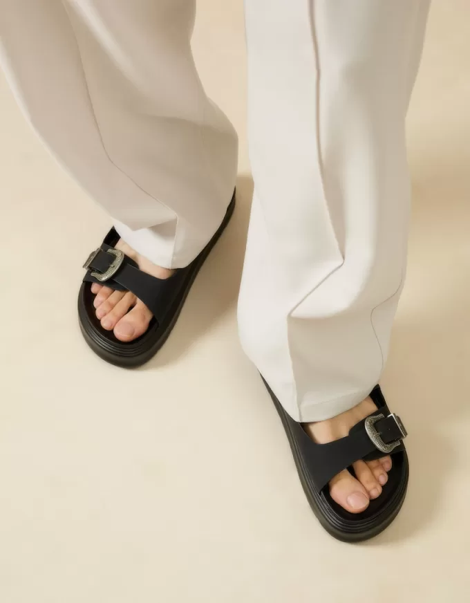 Men’s buckled platform sandals