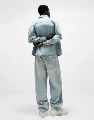 Men’s contrasting sneakers