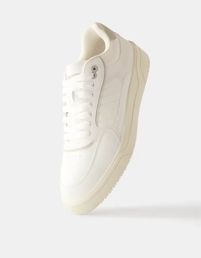 Men’s contrasting sneakers