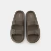 Men’s rubberized sandals with buckles