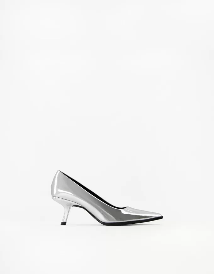 Metallic high-heel shoes