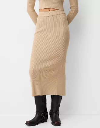 Midi skirt with a slit