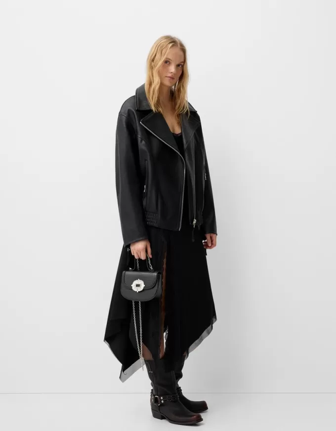 Minaudière with rhinestone clasp Minaudière with rhinestone clasp