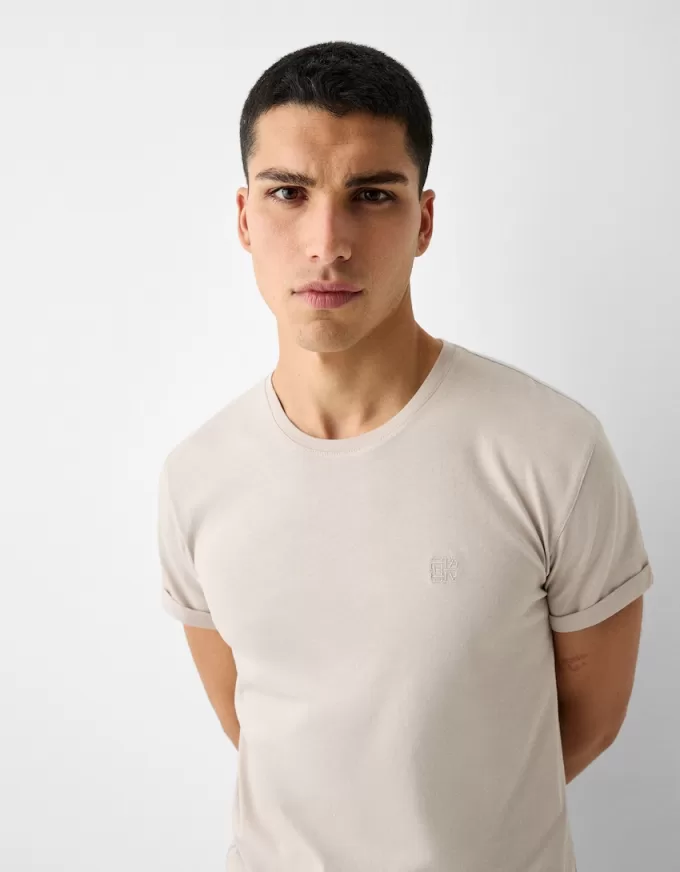 Muscle-fit short sleeve T-shirt