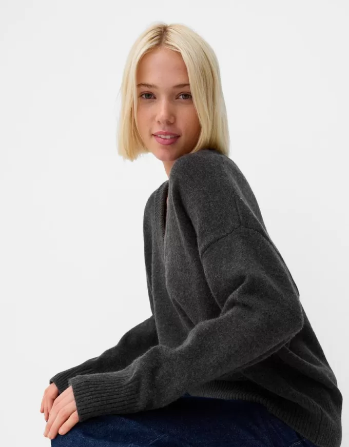 Oversize V-neck sweater