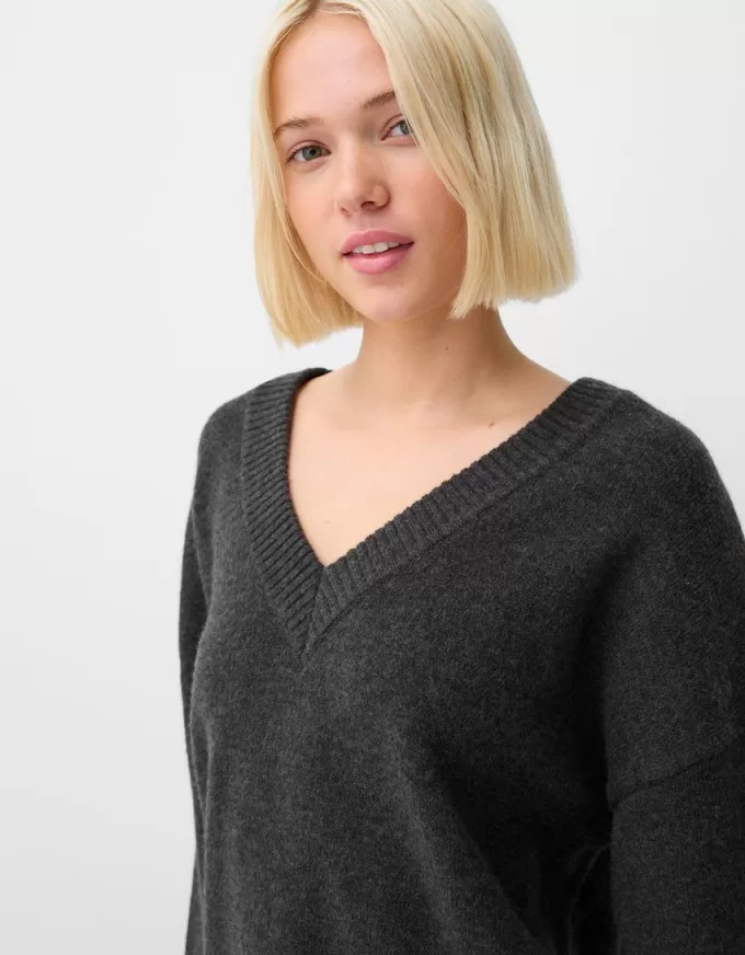 Oversize V-neck sweater