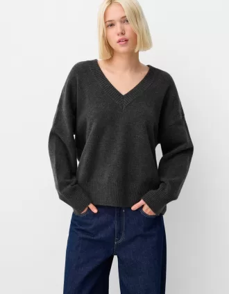 Oversize V-neck sweater