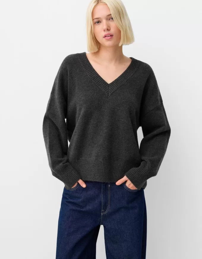 Oversize V-neck sweater