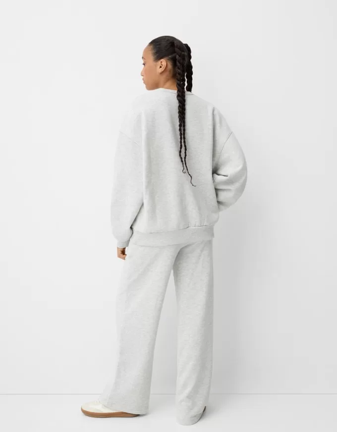 Oversize sweatshirt with side pockets