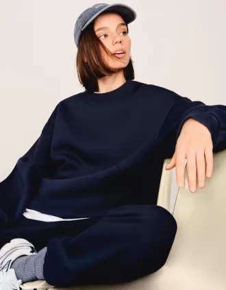 Oversize sweatshirt with side pockets