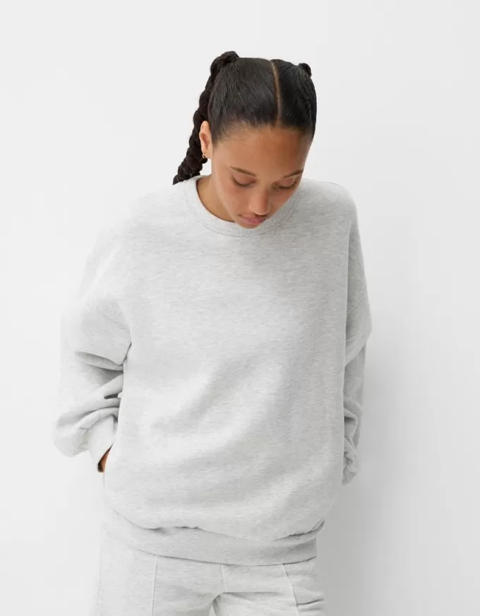 Oversize sweatshirt with side pockets