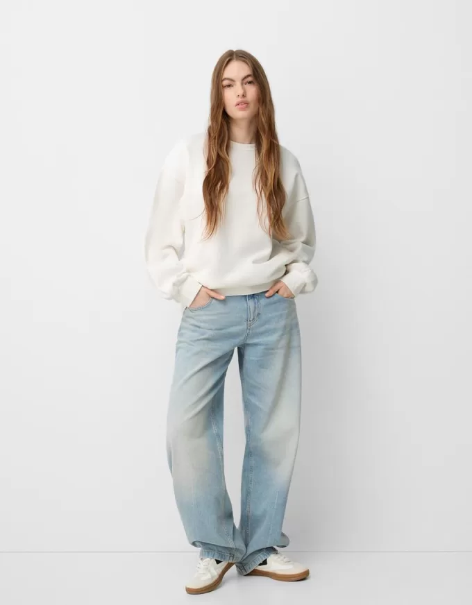 Oversize sweatshirt with side pockets