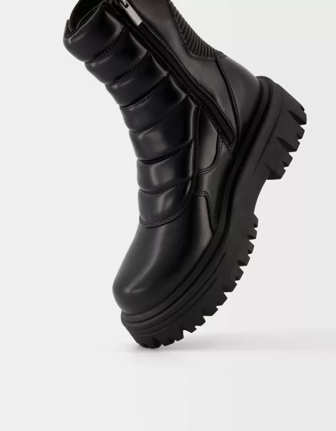 Platform ankle boots with buckles