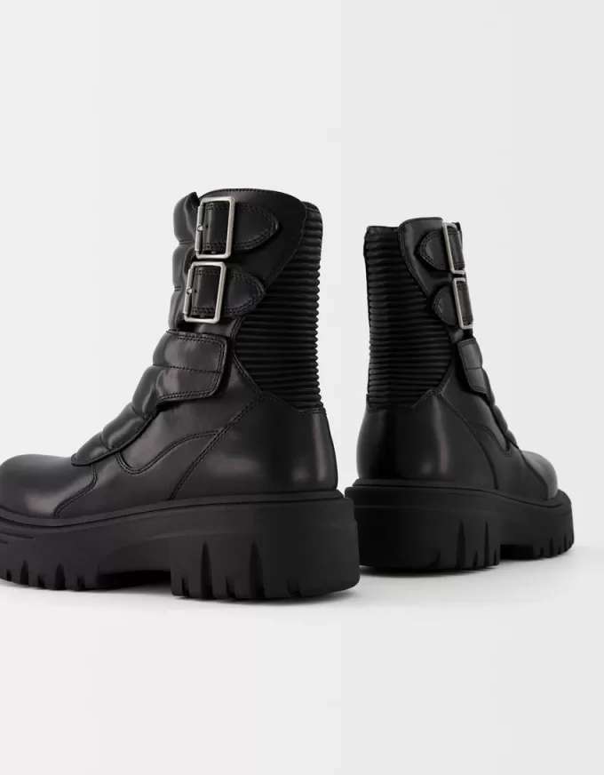 Platform ankle boots with buckles