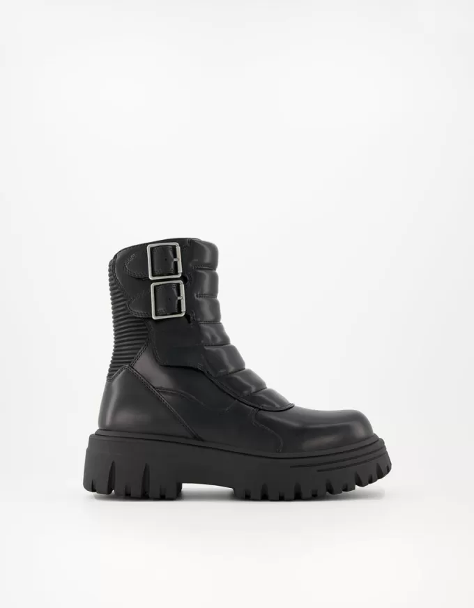 Platform ankle boots with buckles