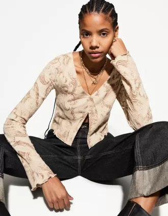 Printed jacket with buttons