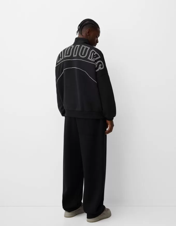 Printed sporty sweatshirt with zipper Printed sporty sweatshirt with zipper