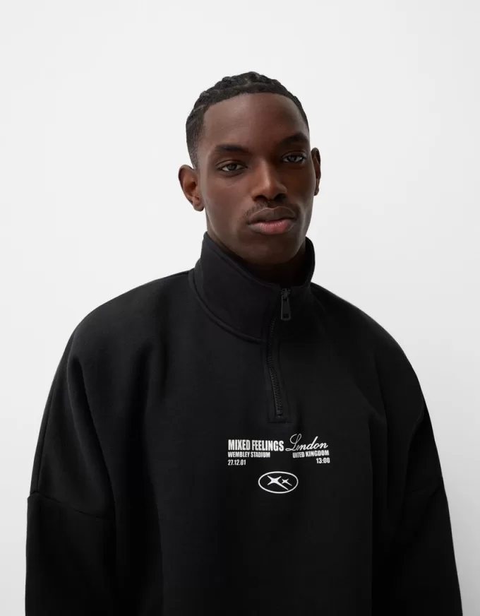 Printed sporty sweatshirt with zipper Printed sporty sweatshirt with zipper