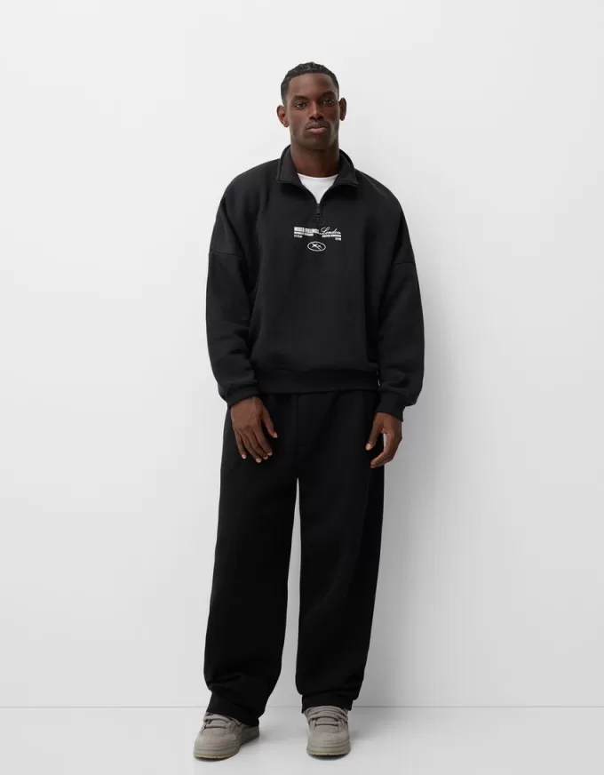 Printed sporty sweatshirt with zipper Printed sporty sweatshirt with zipper