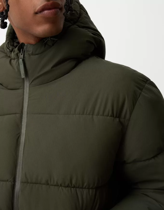Puffer jacket with hood