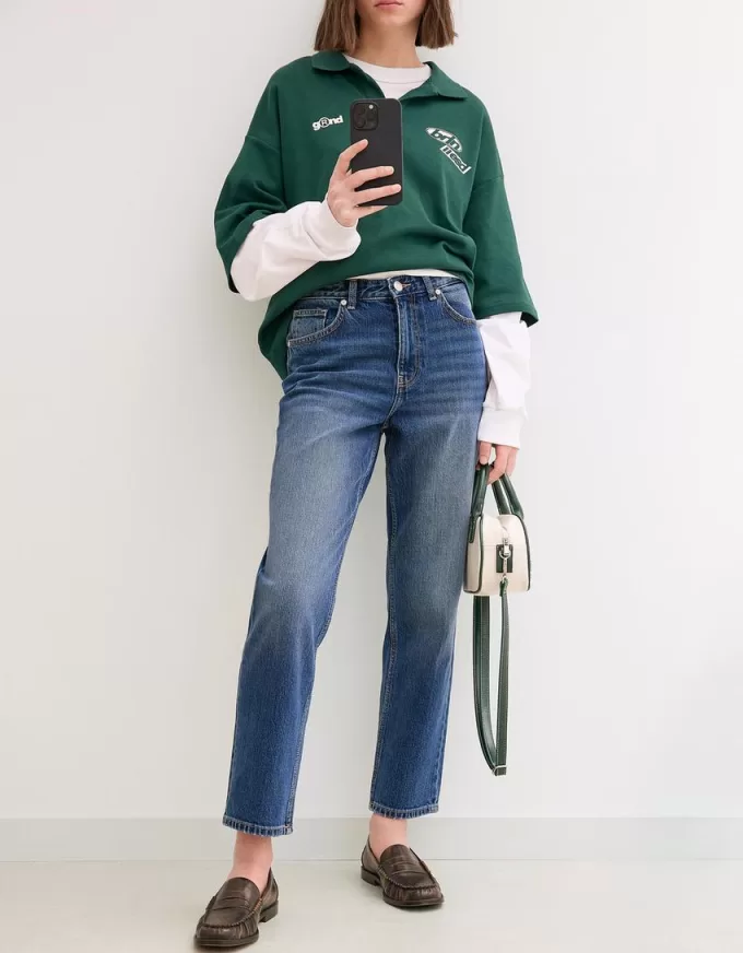 Relaxed fit high-rise mom jeans