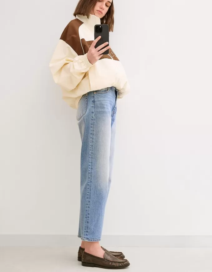 Relaxed fit high-rise mom jeans