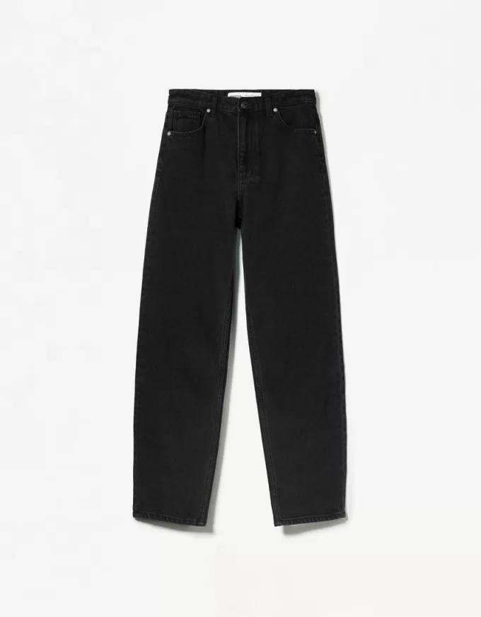Relaxed fit high-rise mom jeans