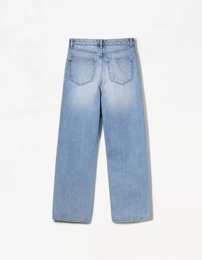 Relaxed fit high-rise mom jeans