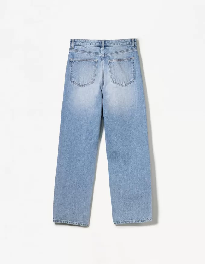 Relaxed fit high-rise mom jeans
