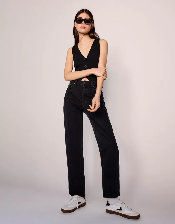 Relaxed fit high-rise mom jeans