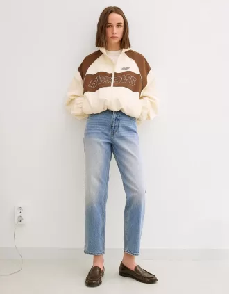 Relaxed fit high-rise mom jeans